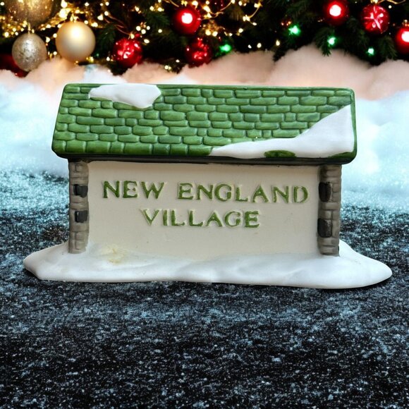 Dept 56 New England Village Sign Christmas Village Accessory - 1987 - Picture 1 of 12